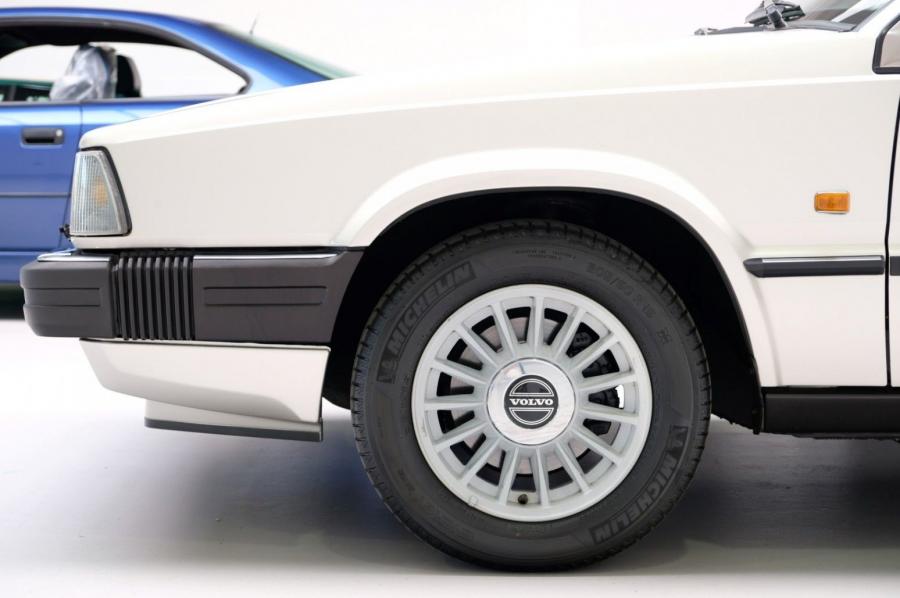 Колеса Volvo 780 Coupe 1985 года  (фото 2 из 62)